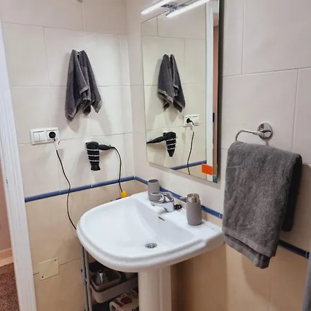 Evita Luxury - Near Playa Locos With Pool דירה טורבייחה