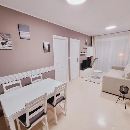 Evita Luxury - Near Playa Locos With Pool Торевьиа